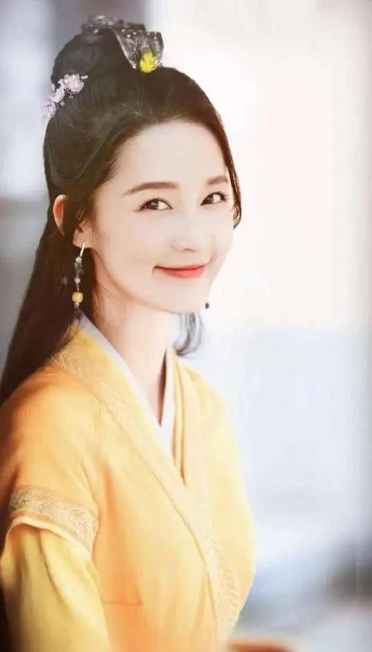 娱乐吃瓜姐李沁是谁,娱乐圈的“吃瓜女王”,揭秘她的星途历程  第3张 娱乐吃瓜姐李沁是谁,娱乐圈的“吃瓜女王”,揭秘她的星途历程  第3张