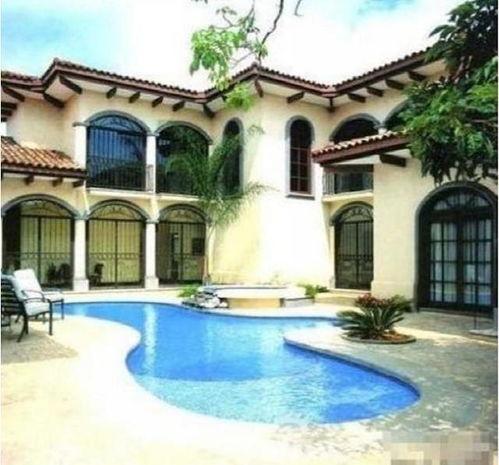 网友爆料王菲豪宅视频播放,奢华生活引网友热议 第2张 网友爆料王菲豪宅视频播放,奢华生活引网友热议 第2张