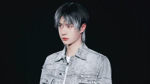 王一博最新爆料图片,神秘新作品即将揭晓,粉丝翘首以待 第3张 王一博最新爆料图片,神秘新作品即将揭晓,粉丝翘首以待 第3张